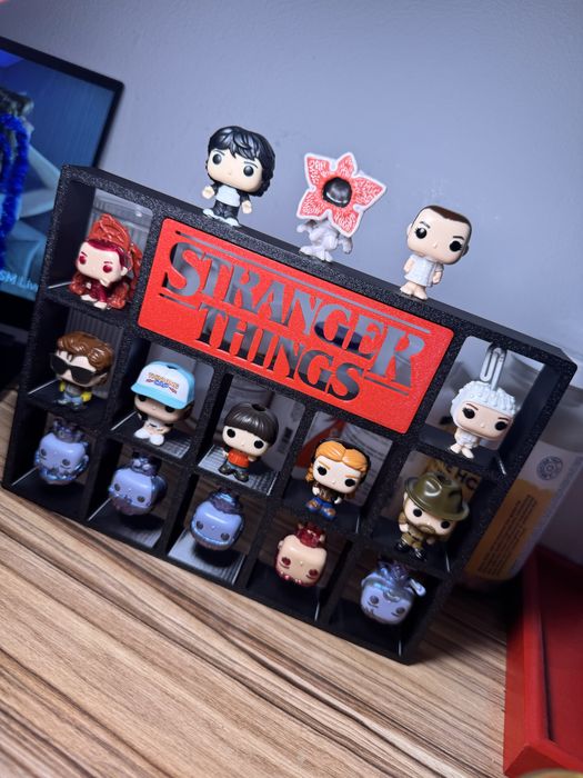 Подставка с фигурками kinder joy stranger things