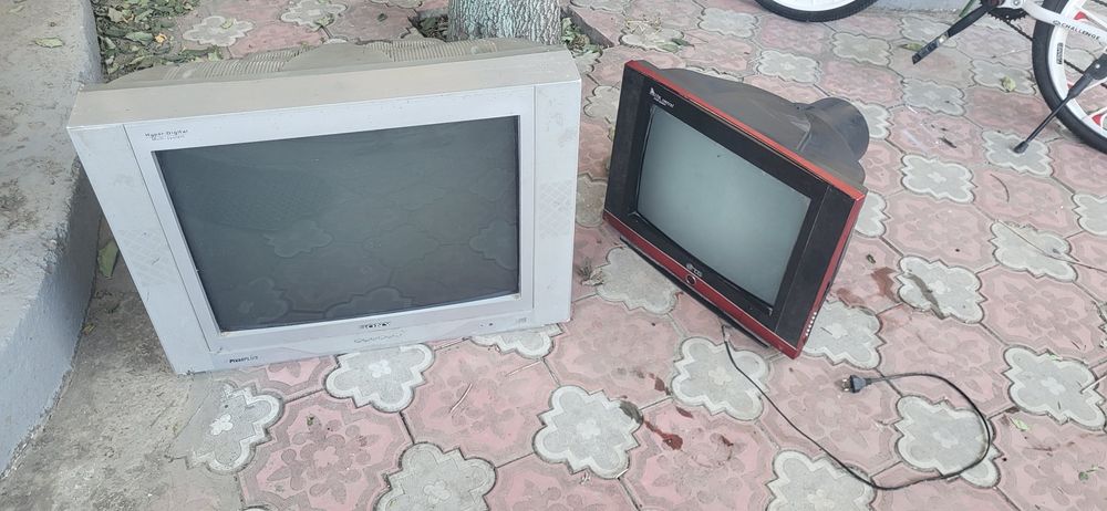 Телевизоры и пылесос