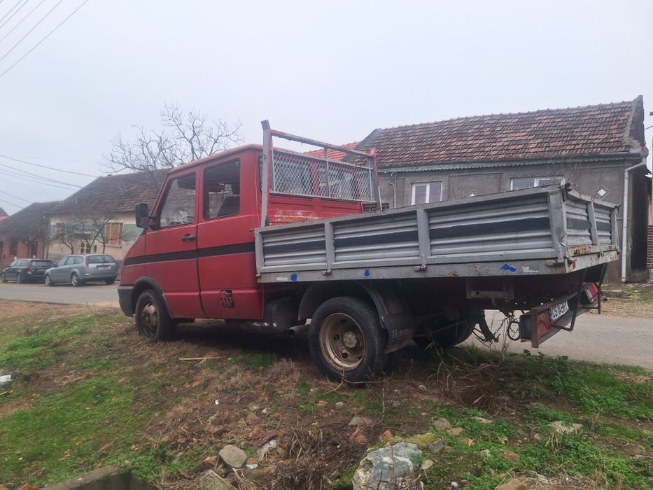 Vând camioneta iveco