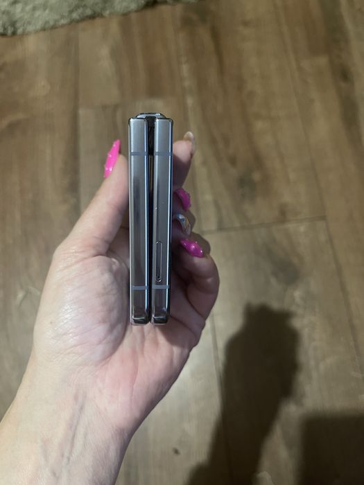 Samsung Z Flip 4,256 GB