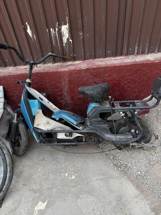 Продам скутер электроный