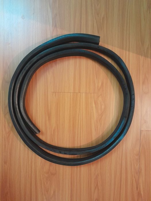 Уплотнитель для двери Renault Duster