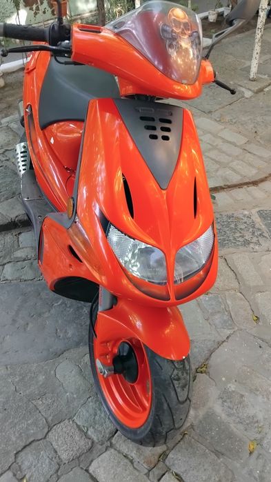 Se vinde motoscuter predator.