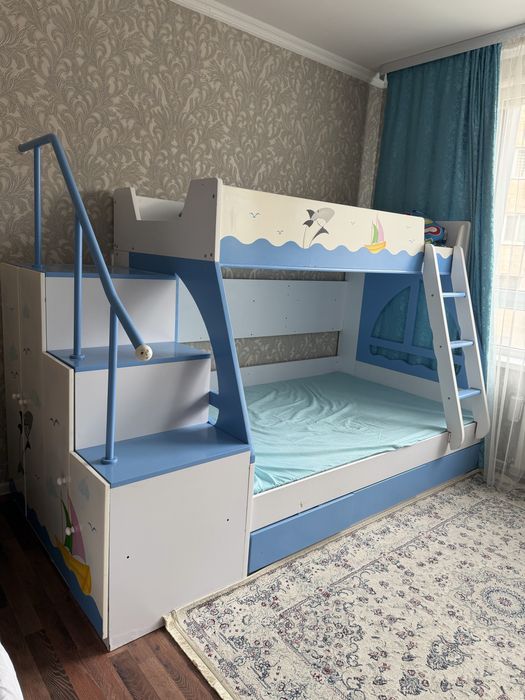 Двухъярусная кровать