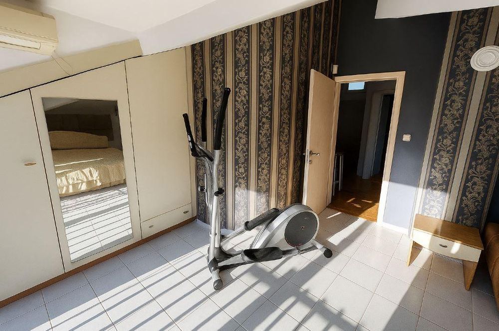 Дава се под наем Къща в Варна, м-т Св. Никола - 200 кв.м за 1270 € - Снимка #5