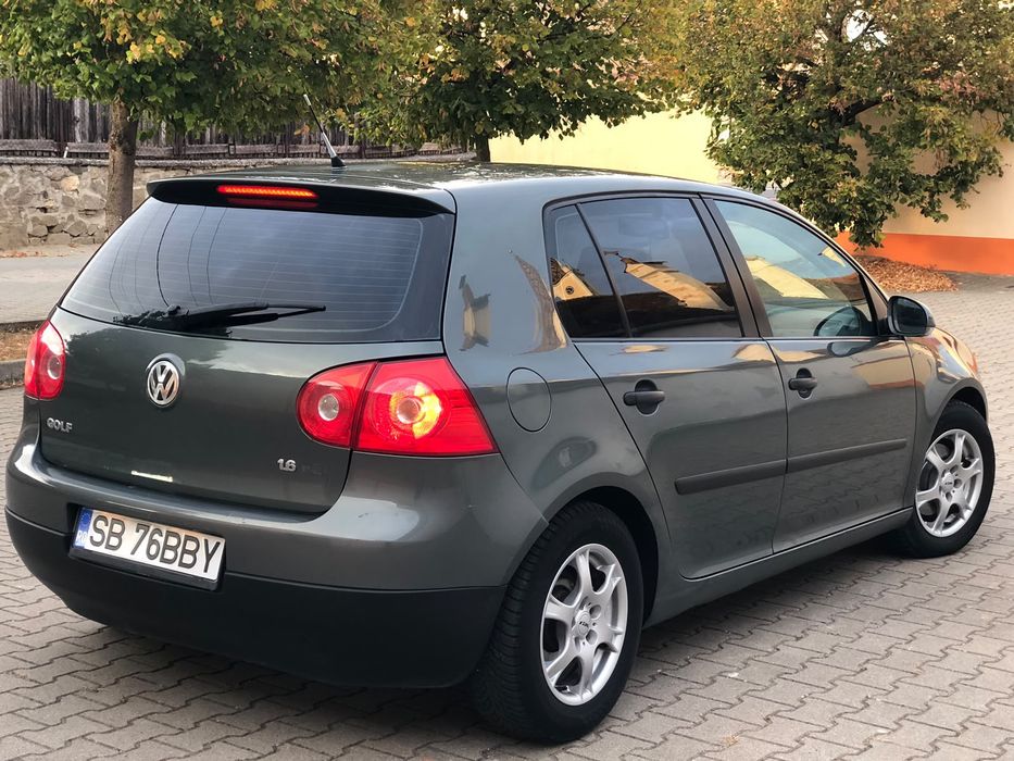 Volkswagen golf 5 1.6 2007   6+1 viteze 240.000 km