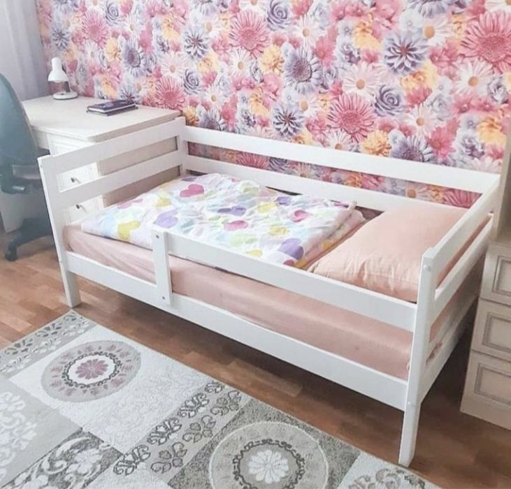 Продам детскую кроватку