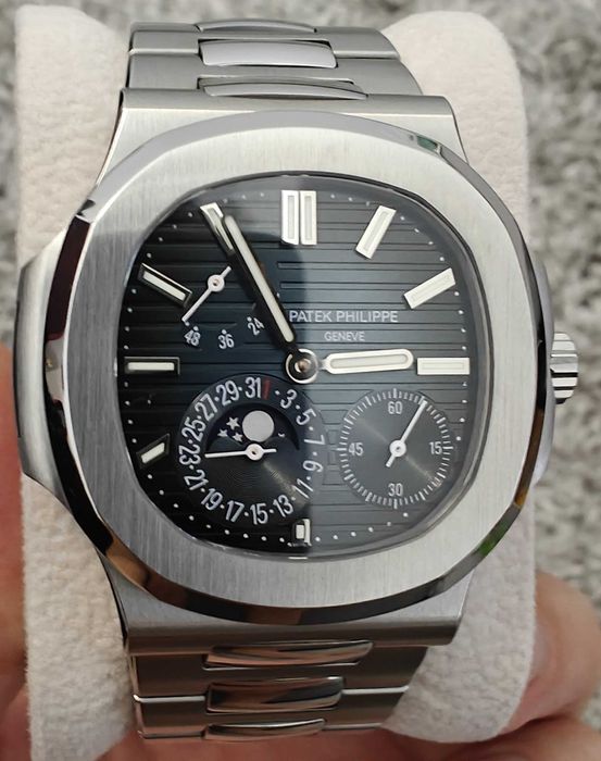 Ceas de lux inspirat de Patek Philippe 5712 – design sofisticat