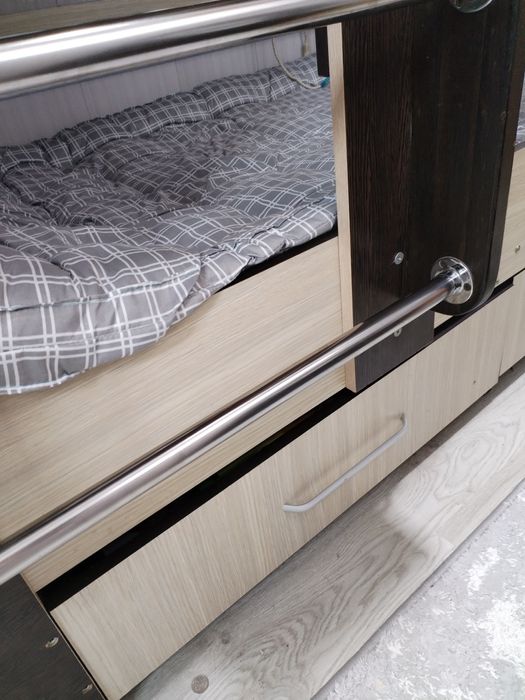 Срочно! Продам двухъярусную кровать