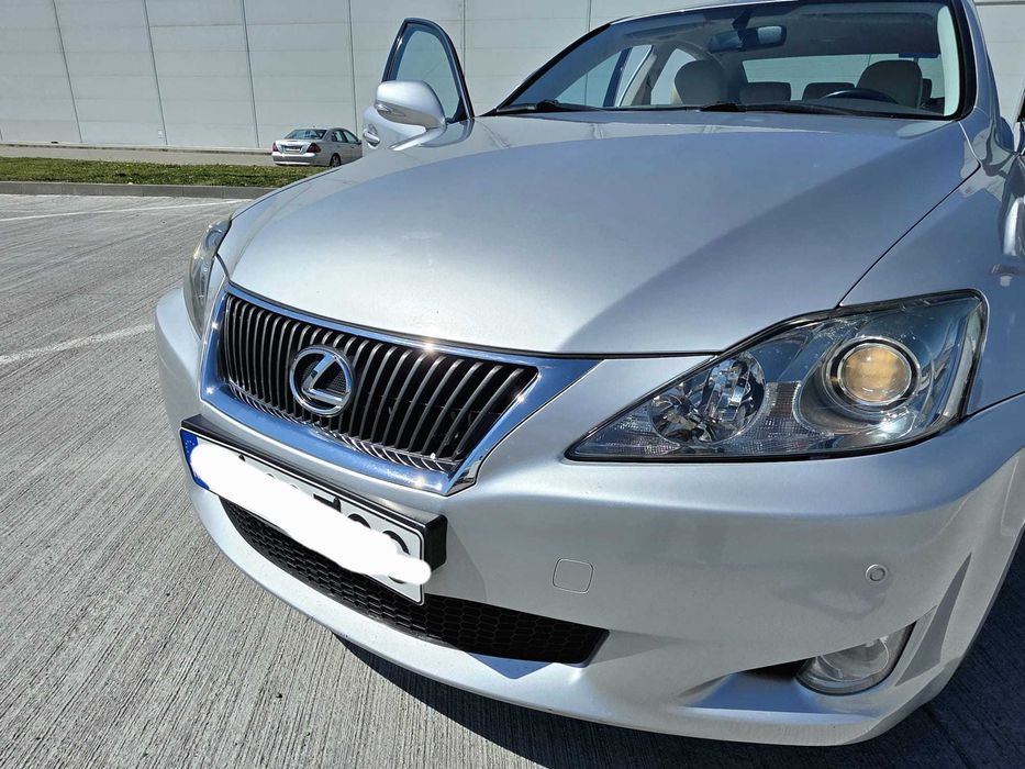 Vând Lexus is 220 2009