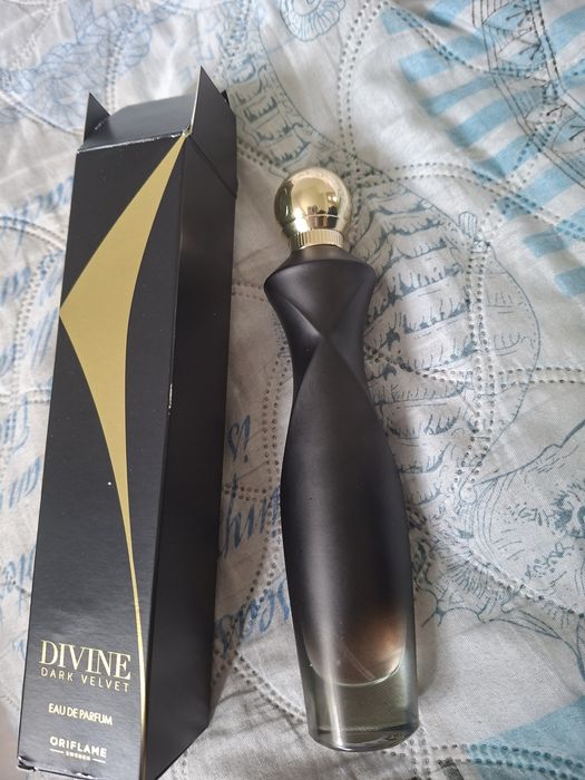 Парфюмна вода Divine Dark Velvet 50 ml
Чисто нов, не е моя аромат 
10 EUR