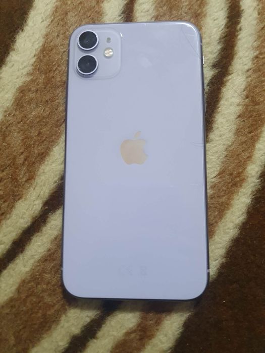 Vând sau schimb IPhone 11