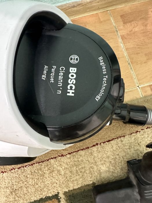 Пылесос Bosch cleaning parquet allergy