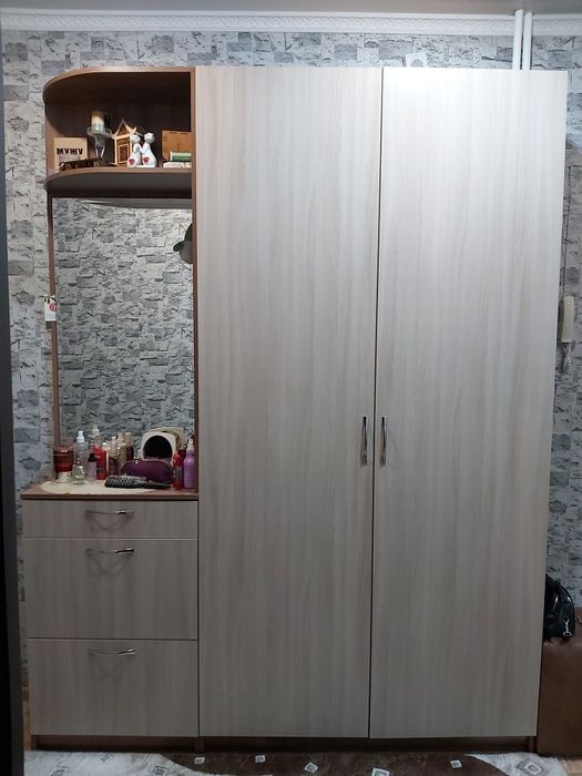 Продам прихожую.