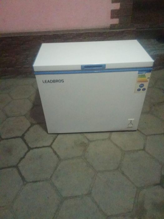 Морозильник в хорошем состаяние,Оба за 150 000 тг.Торг минималный!