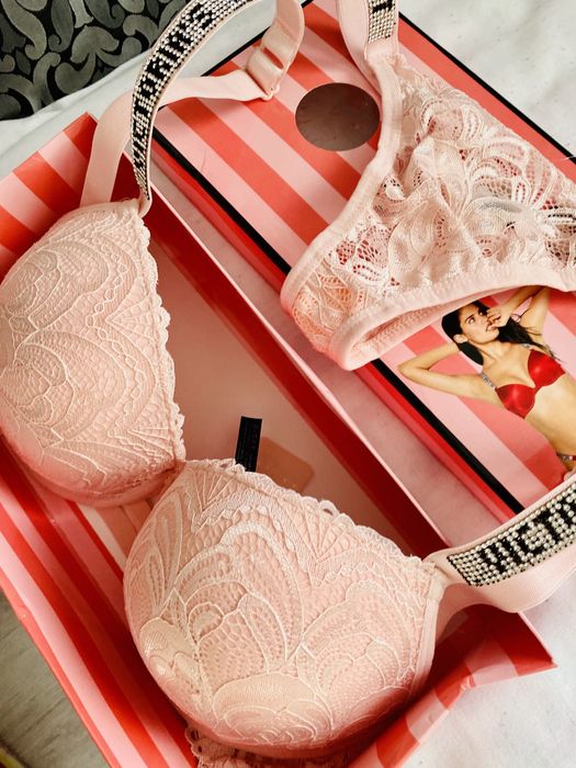 Set sutien +chiloti victoria secret