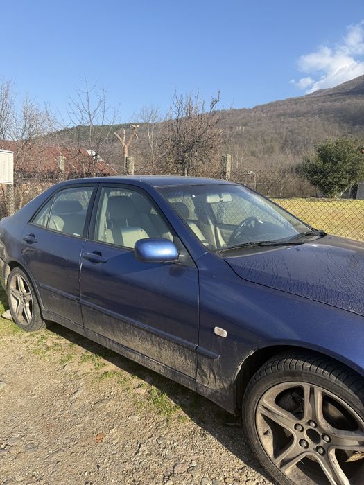 Lexus IS200 2002 г. – цяла