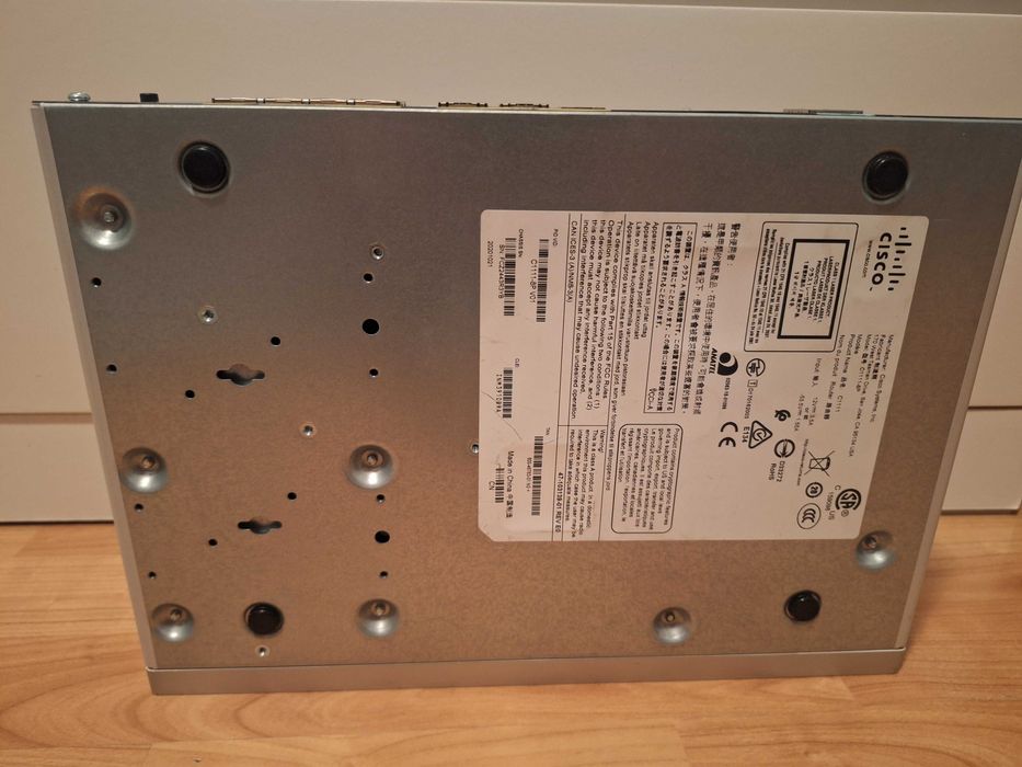 Router Cisco C1111-8P