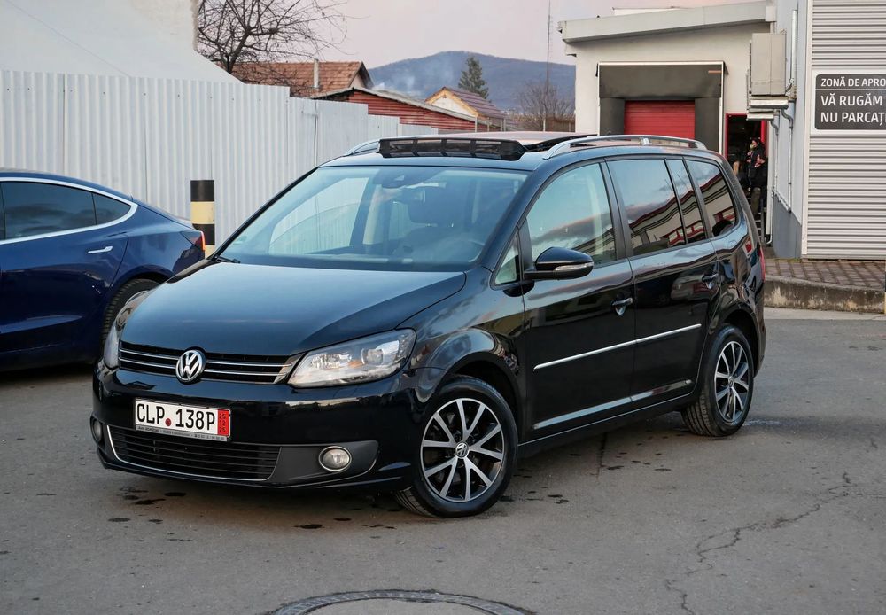 Volkswagen Touran 2015 | 2.0 TDI | 140 CP | Cutie manuala | Impecabil