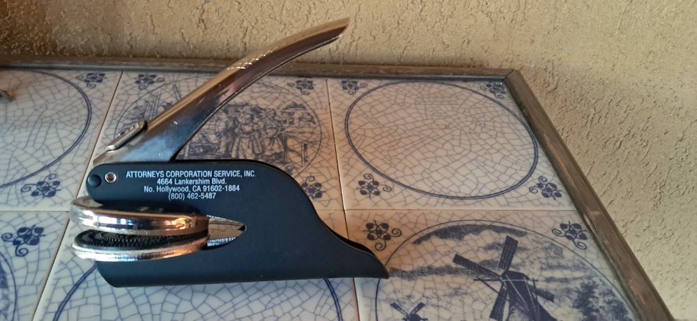 Stampila uscata emboser