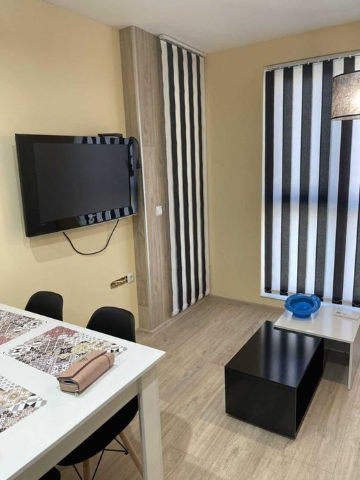 Дава се под наем Двустаен апартамент в Добрич, Автогара - 65 кв.м за 382.5 € - Снимка #1