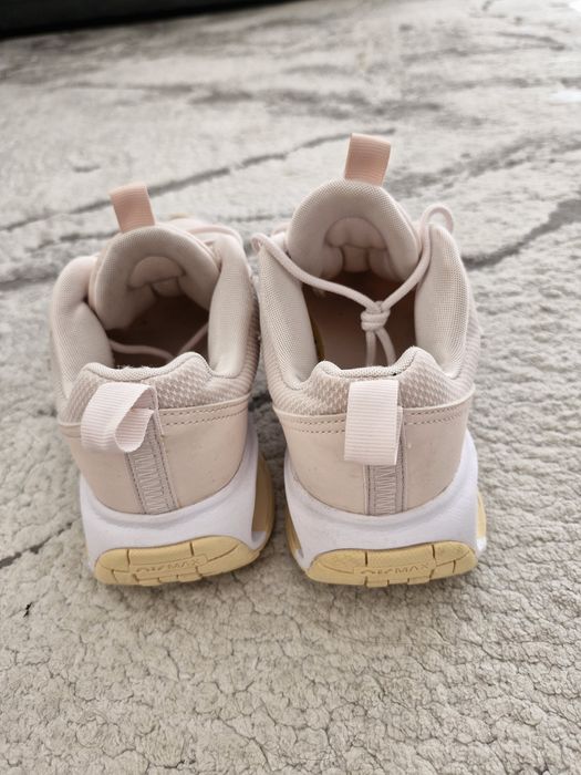 Дамски маратонки Nike