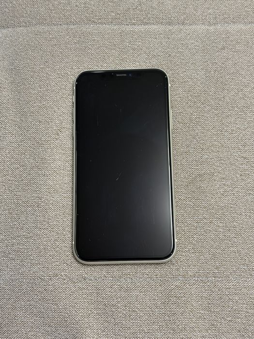 iPhone 11 64 GB (белый)