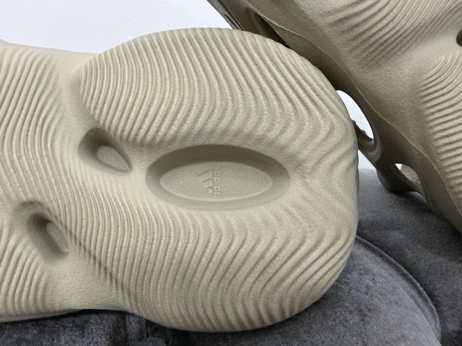 Yeezy foam runner stone salt