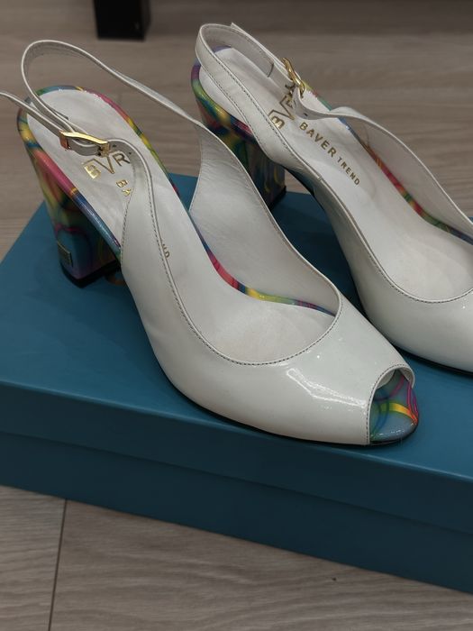 туфли белые, ботинки высокие