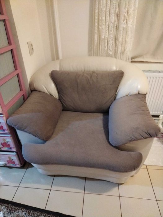 Продавам фотьойл за 40 евро. Намира се в град Козлодуй.