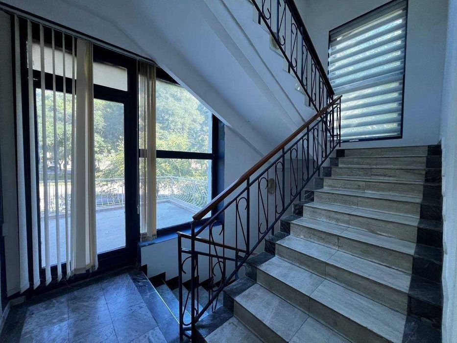 Здание Карасу Академия МВД 8,4-сот 2-этажа 600 м² под клинику офис