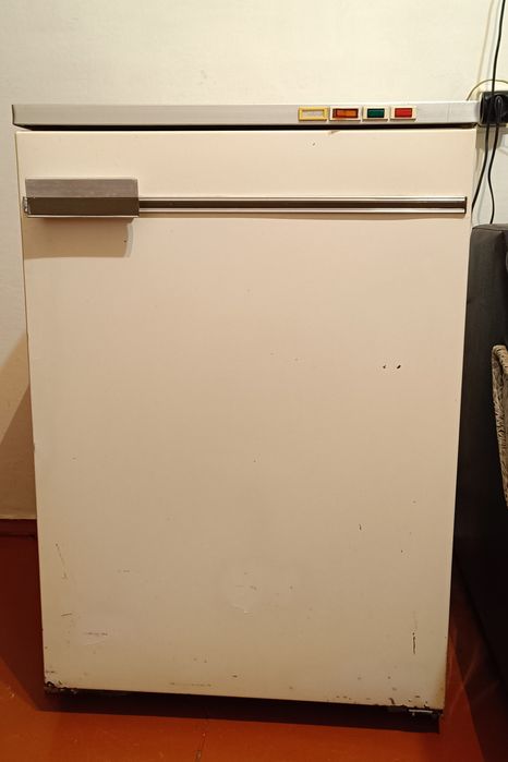 Продам морозильник