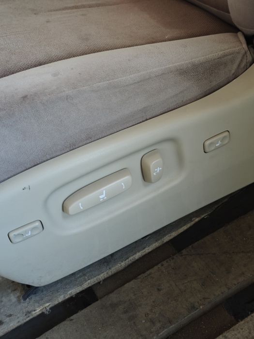 Lexus Rx300/350 Сиденья передние