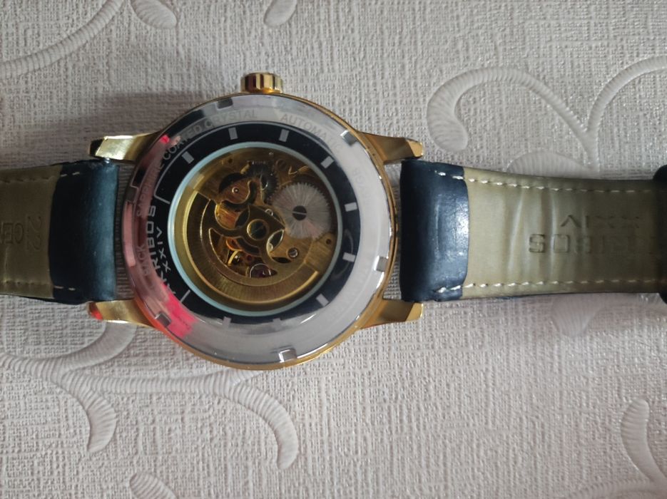 Уникален ръчен часовник Akribos