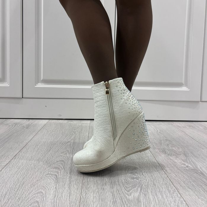 Продам свадебные сапожки