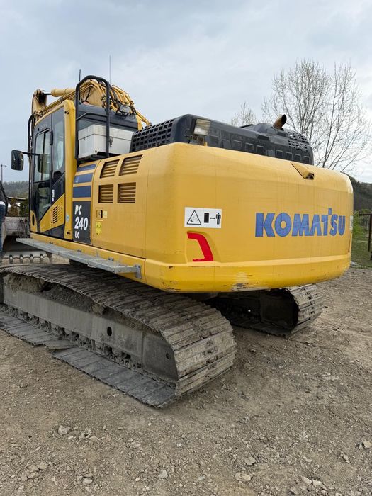 De vânzare Komatsu PC240-LC