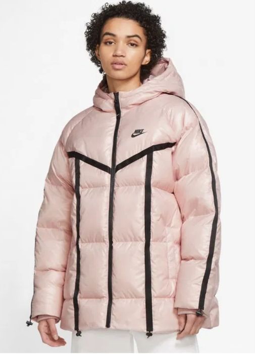 Nike оргинално пише ем размер но е хл