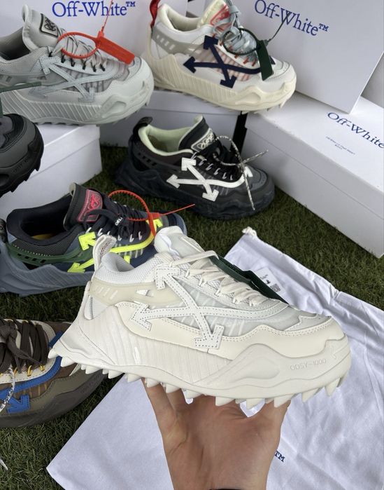 Adidasi off white