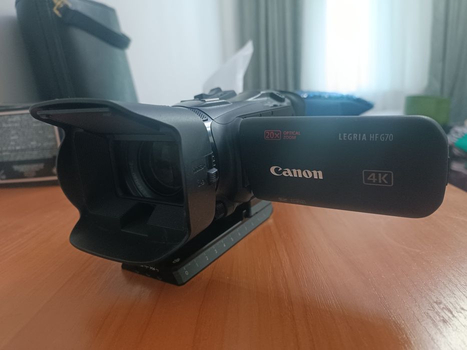 Продается петличка,стабилизатор, камера canon