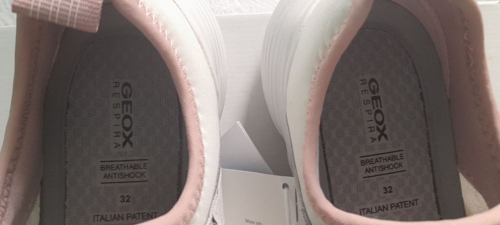 Geox/ Нови детски обувки за момиче.