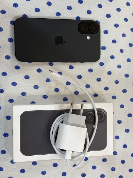 Продаю iPhone 16