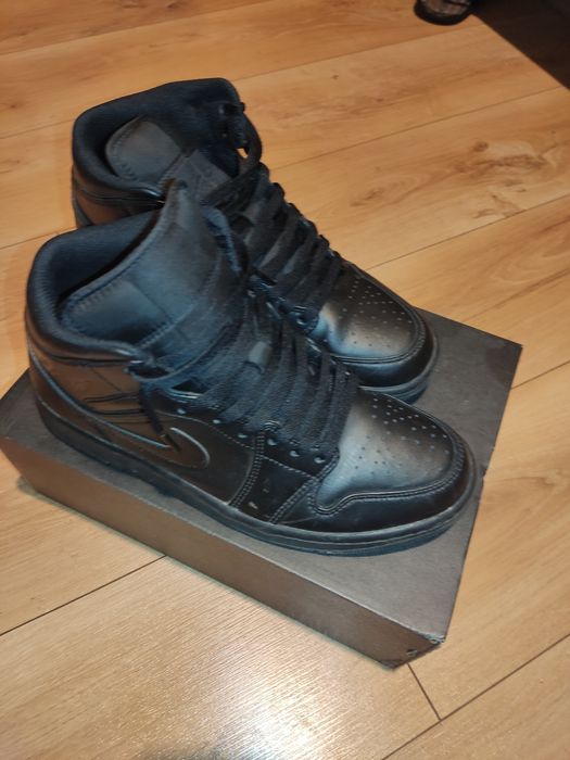 Nike Air Jordan 1 Mid Black