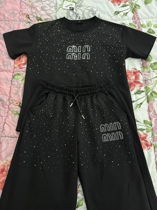 Спортен екип с камъчета