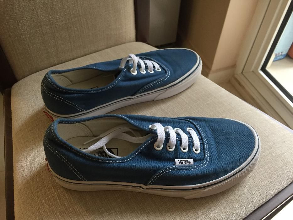 Оригинални кецове VANS (2 броя) - 37 номер
