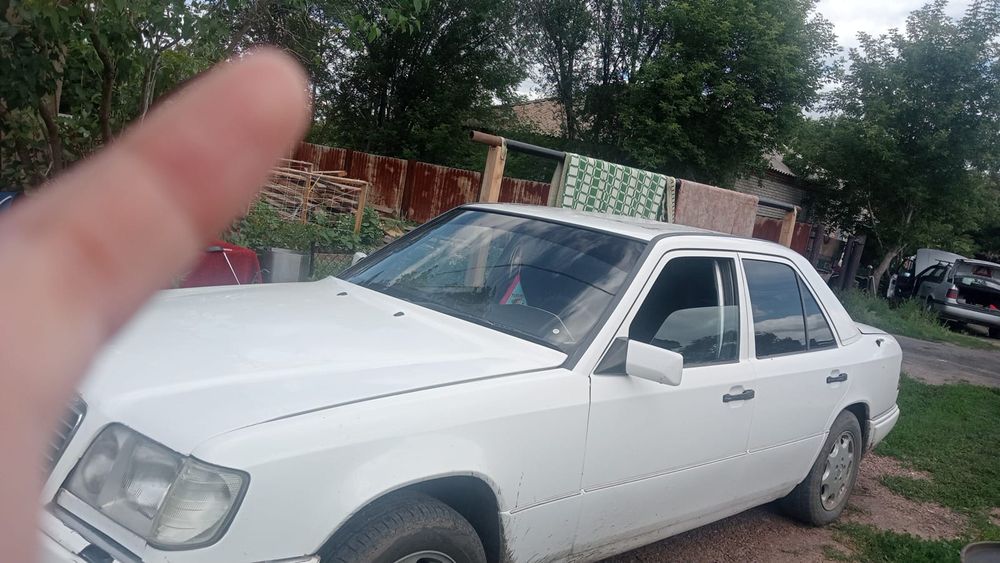 Mersedes 124 белый