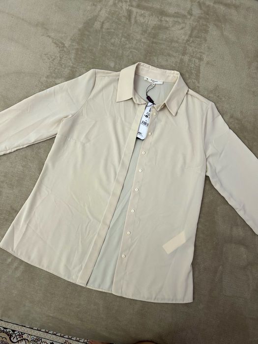 Новая женская блузка рубашка бежевая, классическая, покупала в Marula
