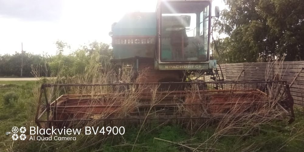 Продам комбайн Енисей. На ходу.
