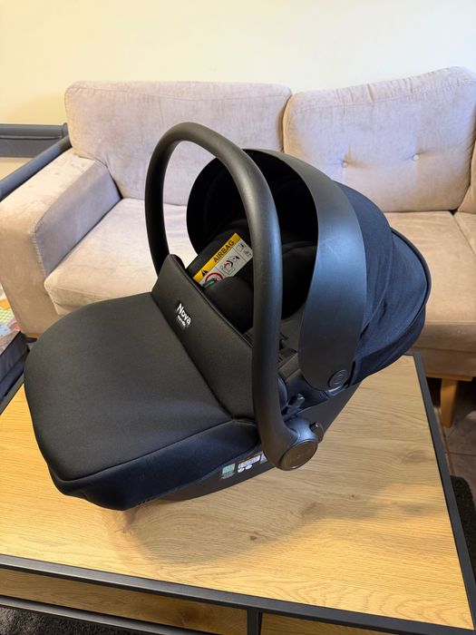 Бебешко столче за кола Carrello Nova DK791 i-Size 40–87 см + адаптери + зимно покривало