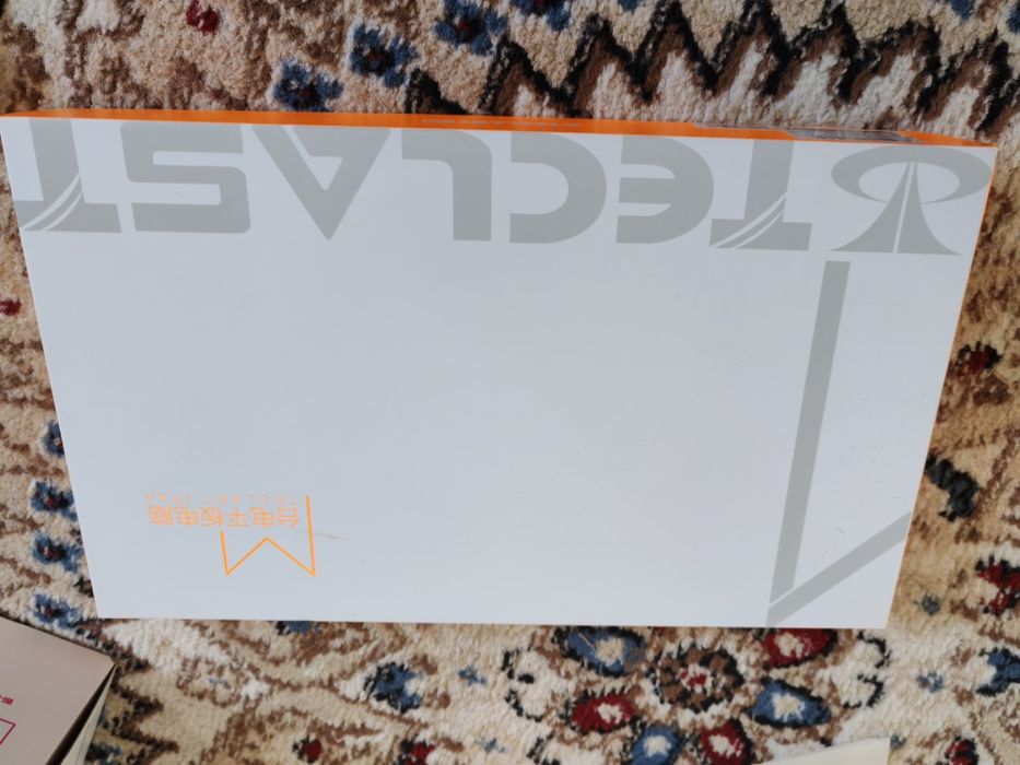 Продам планшет в отличном состояние все работает