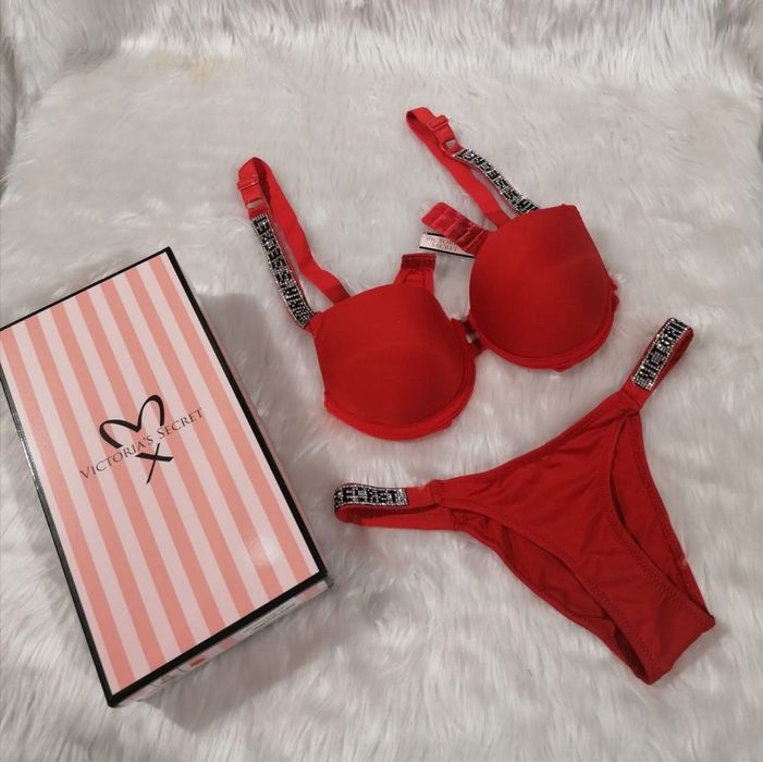 Set dama chiloti si sutien victoria calitate superioara 150 lei